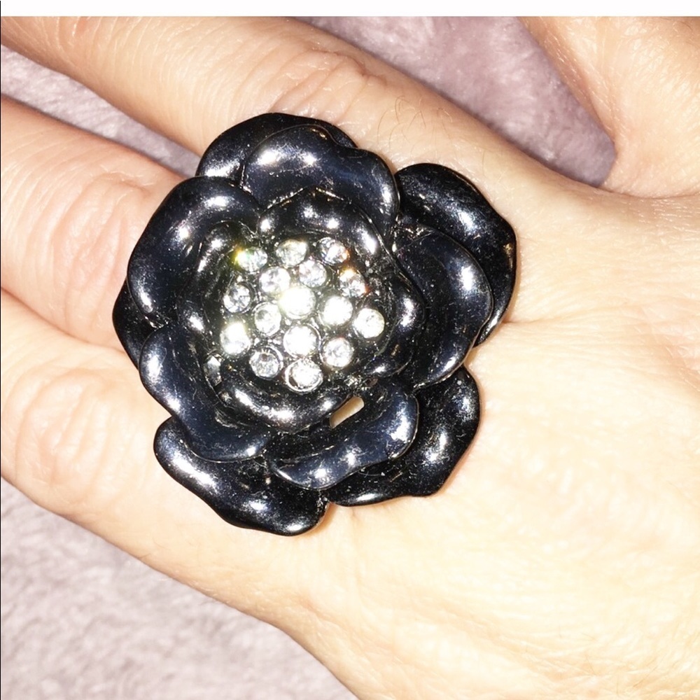 Boutique Pewter Flower Adjustable Ring Stretch to fit Costume Jewelry